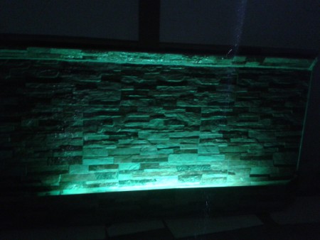 FUENTE DE AGUA CON ILUMINACION LED RGB 16 COLORES CON MANDO